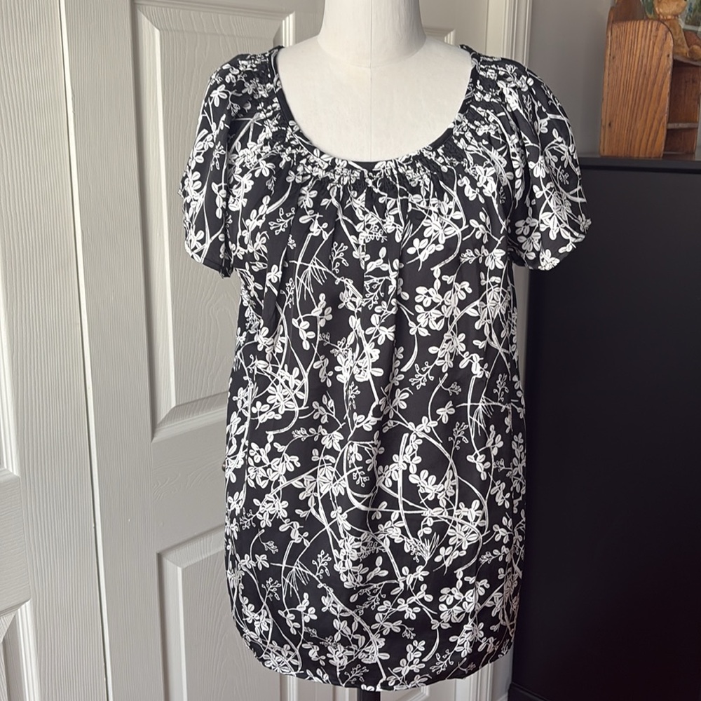 LOFT Short Sleeve Top/Size S